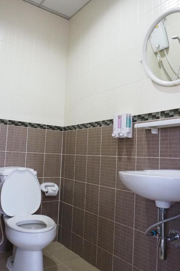 Uh Hostel Bangsaen Εξωτερικό φωτογραφία