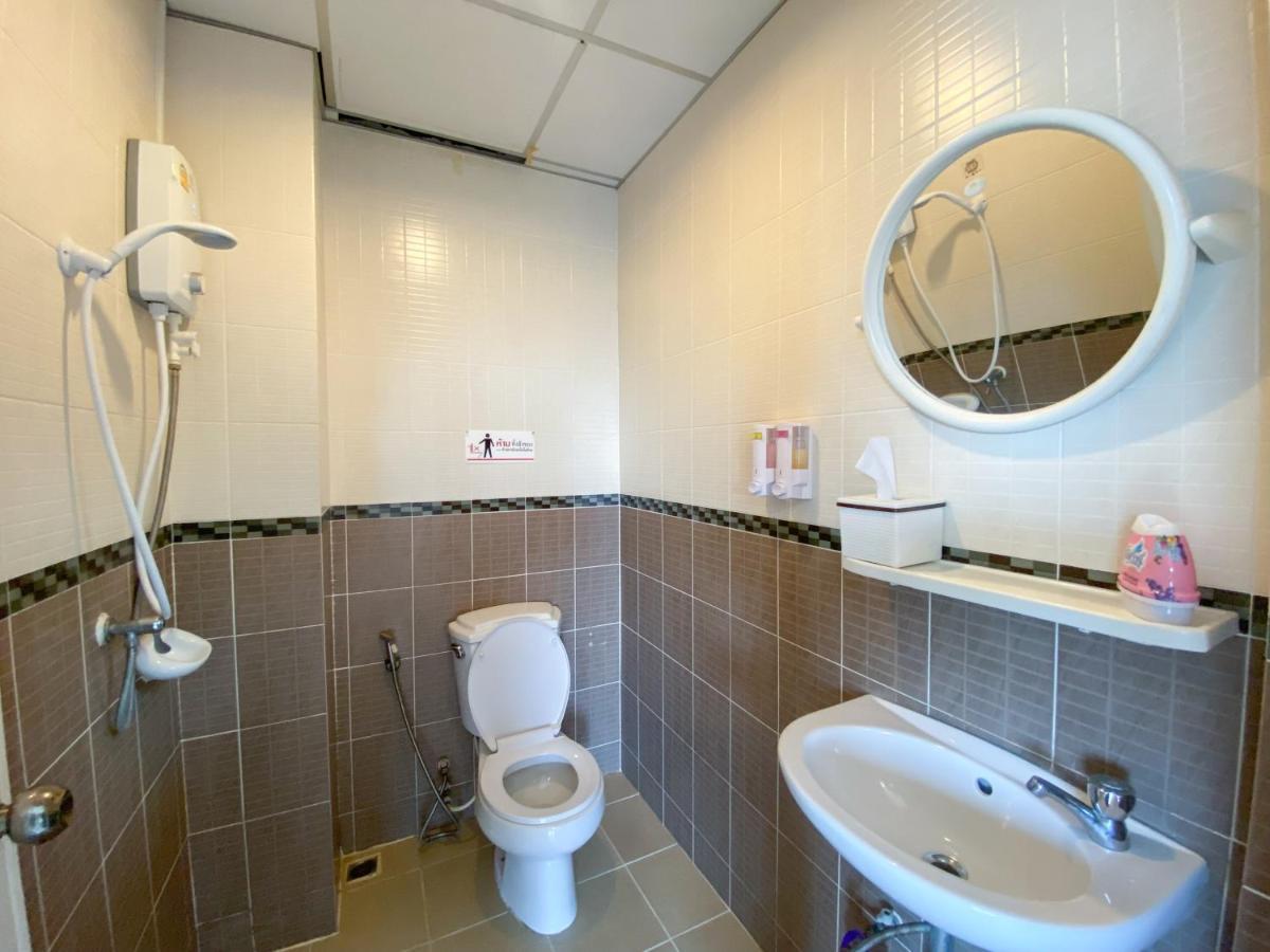 Uh Hostel Bangsaen Εξωτερικό φωτογραφία